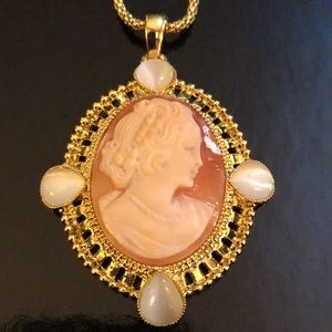 Amedeo cameo pendant with gold tone chain